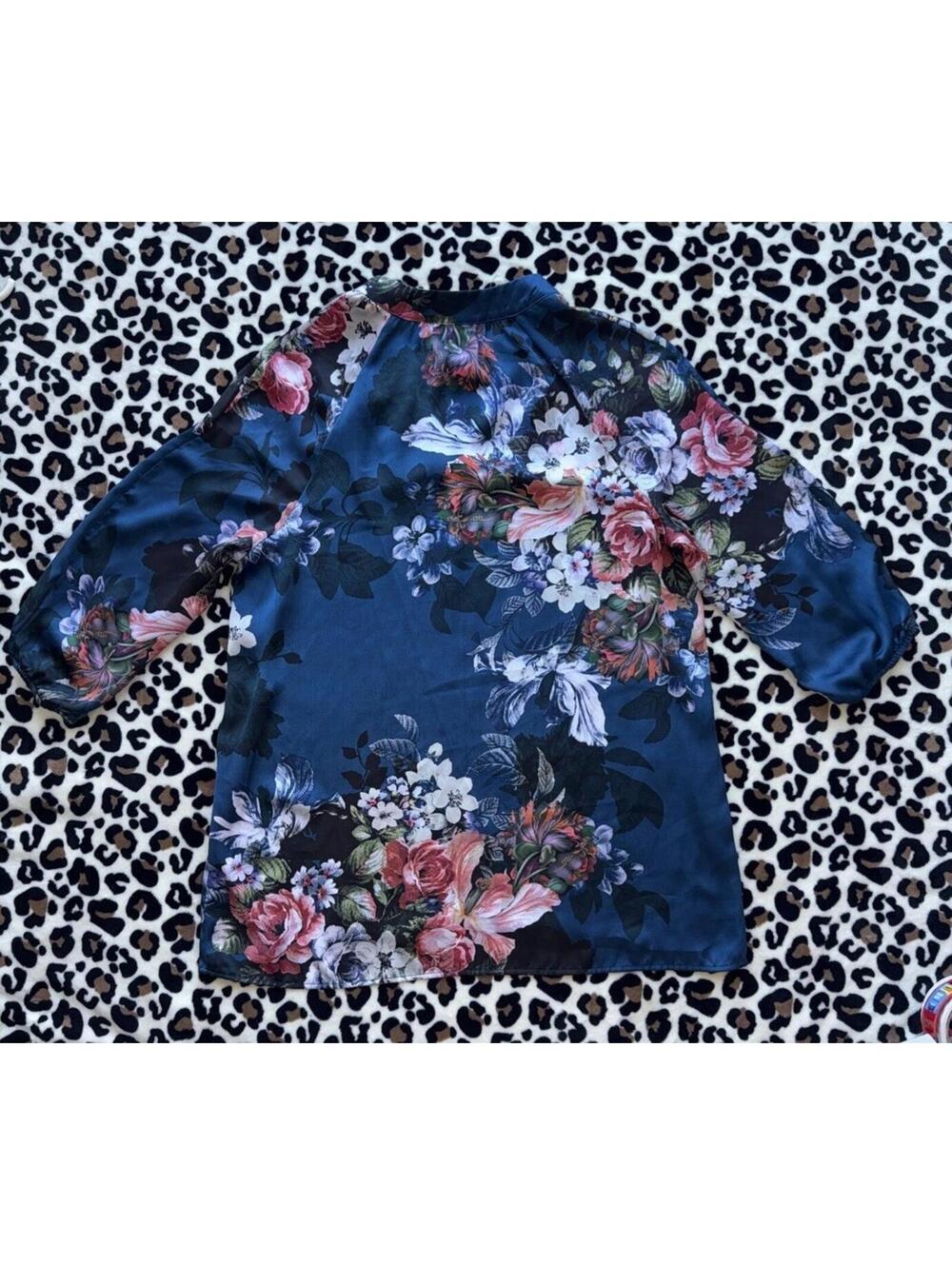 Cha Cha Vente Womens Blouse Size Medium Floral NWOT - Picture 5 of 5
